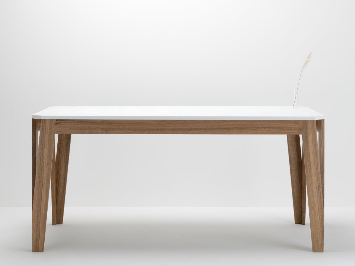 MéliMélo Tisch aus Nussbaum und HI-MACS® - Rahmen aus massivem Walnussholz und platte aus  HI-MACS® 