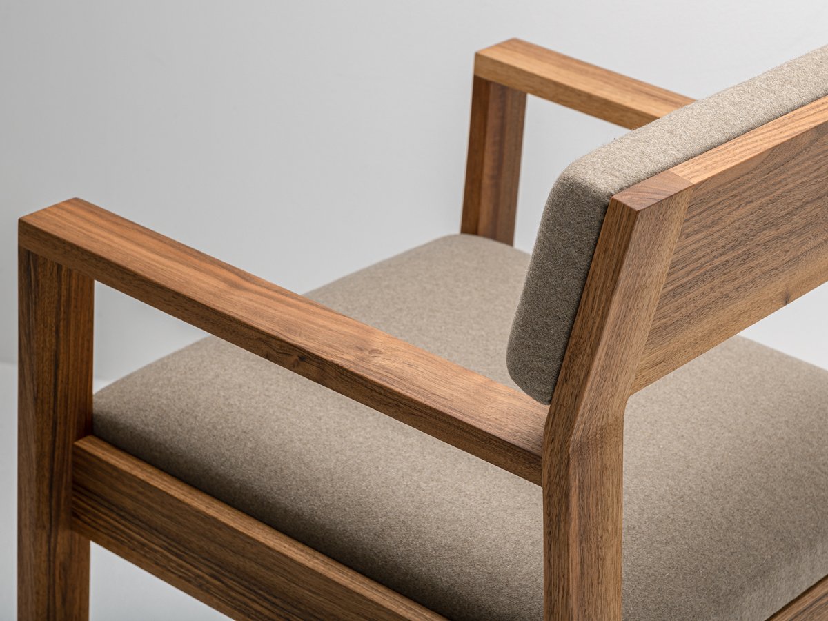 Aix Stuhl aus Nussbaumholz und Arpin® Stoffe - Stuhl für Esszimmer 