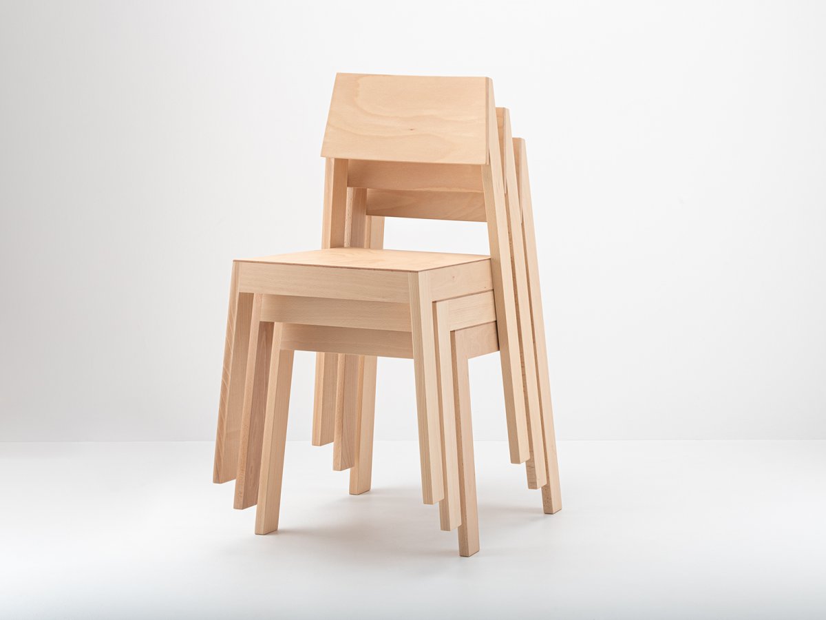 PilPil Stuhl aus Buche - Leichter, stapelbarer Stuhl aus hellem Buchenholz