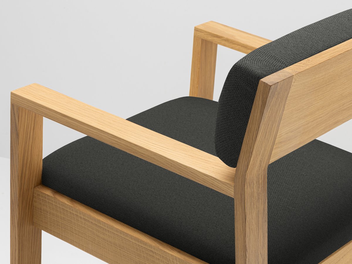 Chaise design en bois et tapissé Gabriel® - Aix